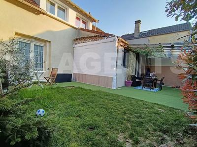 Maison traditionnelle - 200 m² - 8 pièces