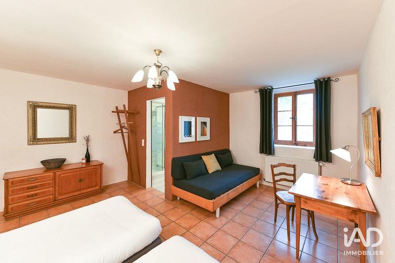 Local commercial - 1 200 m² - 5 pièces