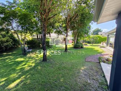 Maison - 180 m² - 5 pièces