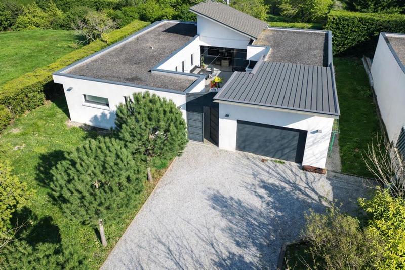 Propriété - 169 m² - 7 pièces