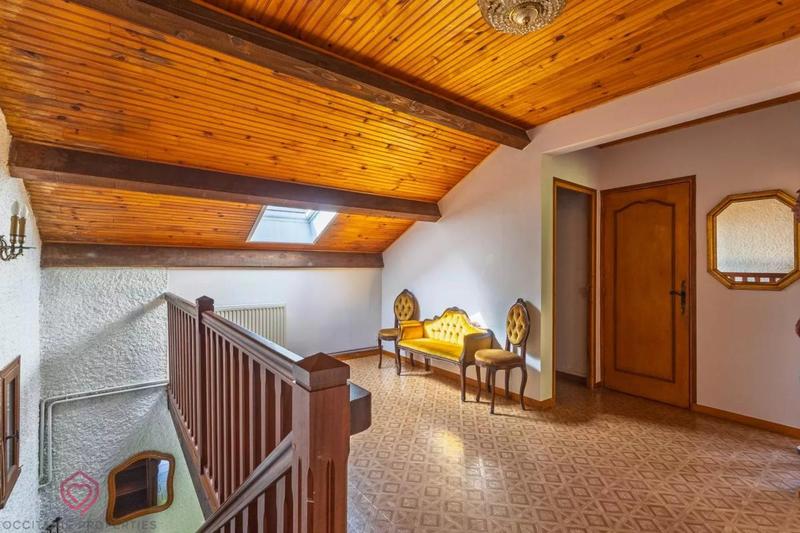 Propriété - 236 m² - 9 pièces
