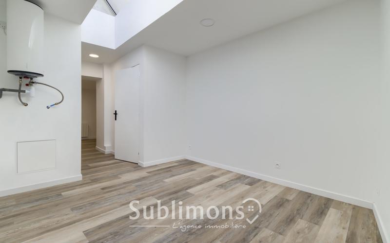 Local commercial - 100 m² - 4 pièces