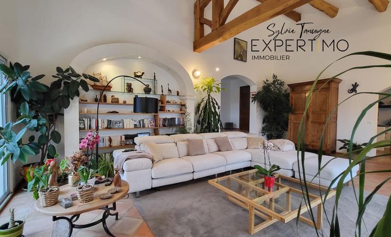 Maison - 212 m² - 6 pièces