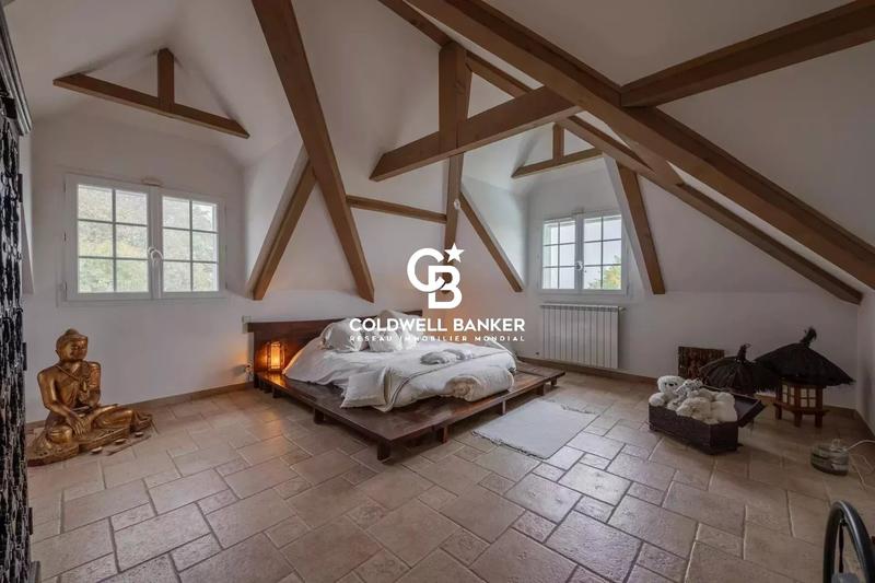 Maison - 312 m² - 6 pièces