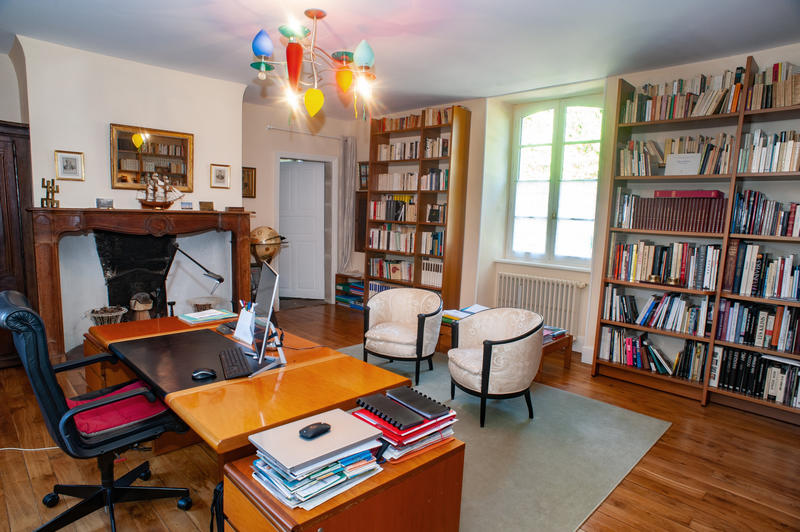 Maison - 304 m² - 9 pièces