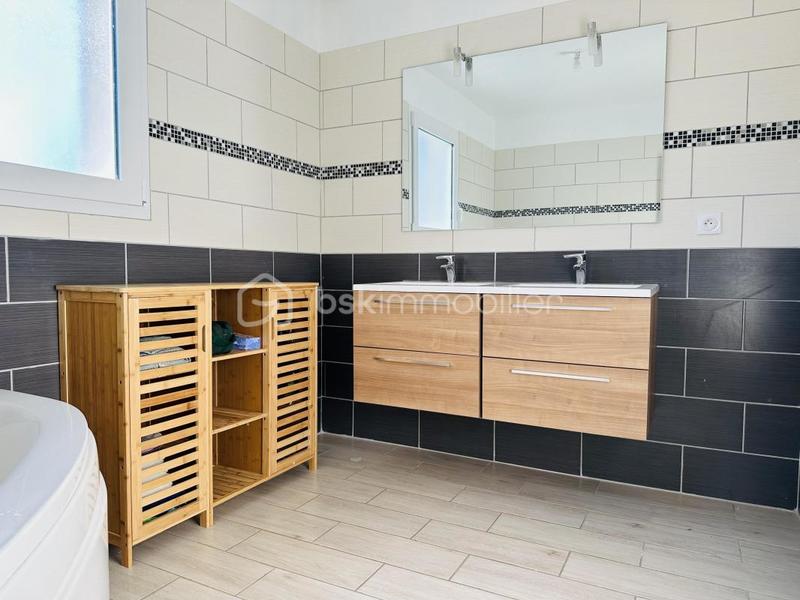 Maison - 121 m² - 6 pièces