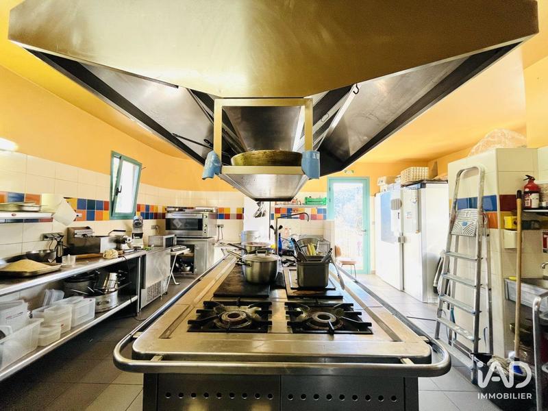 Local commercial - 151 m²