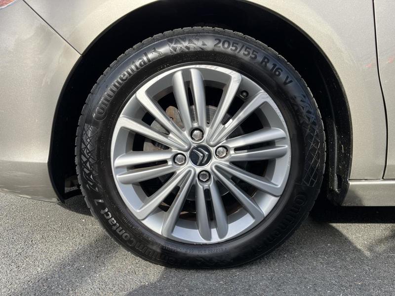 Citroën C4 1.6 HDi 92 Ch Finition Confort, Attelage *Distribution effectué pour la vente