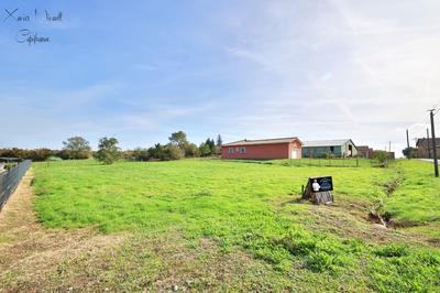 Terrain constructible - 1 480 m²