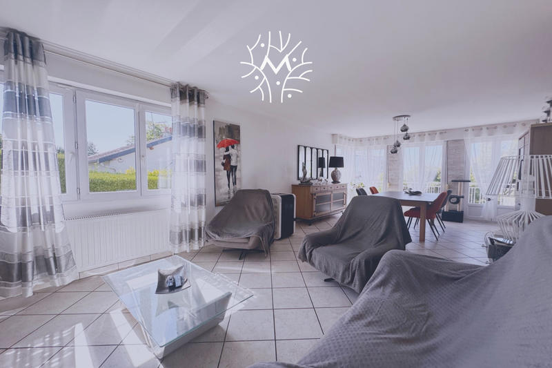 Maison - 121 m² - 6 pièces