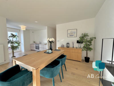 Appartement - 100 m² - 4 pièces