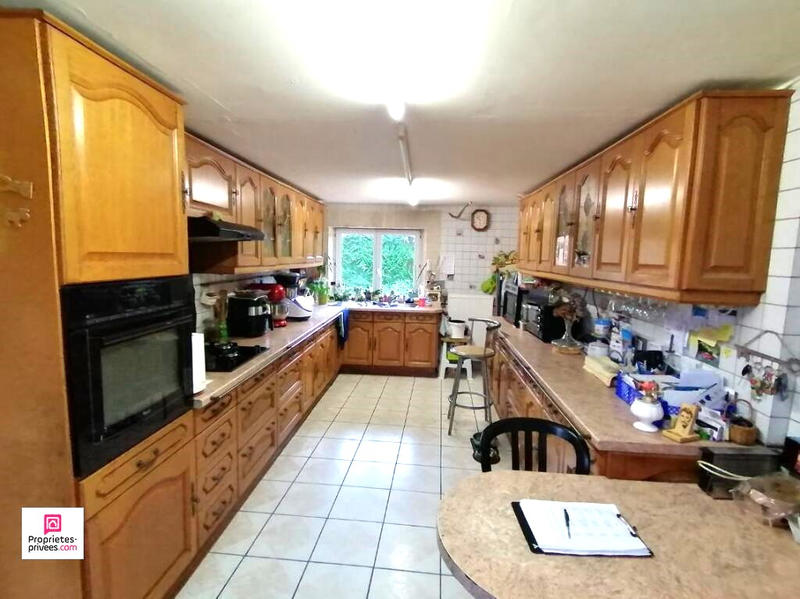 Maison - 220 m² - 10 pièces