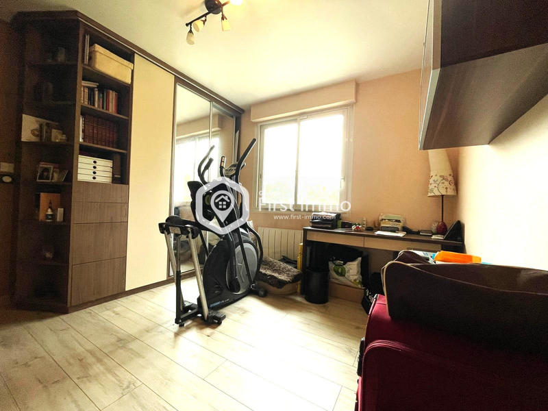 Maison - 230 m² - 7 pièces