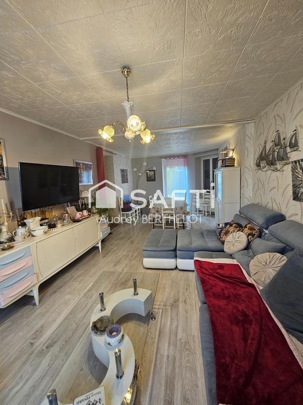 Maison - 256 m² - 8 pièces