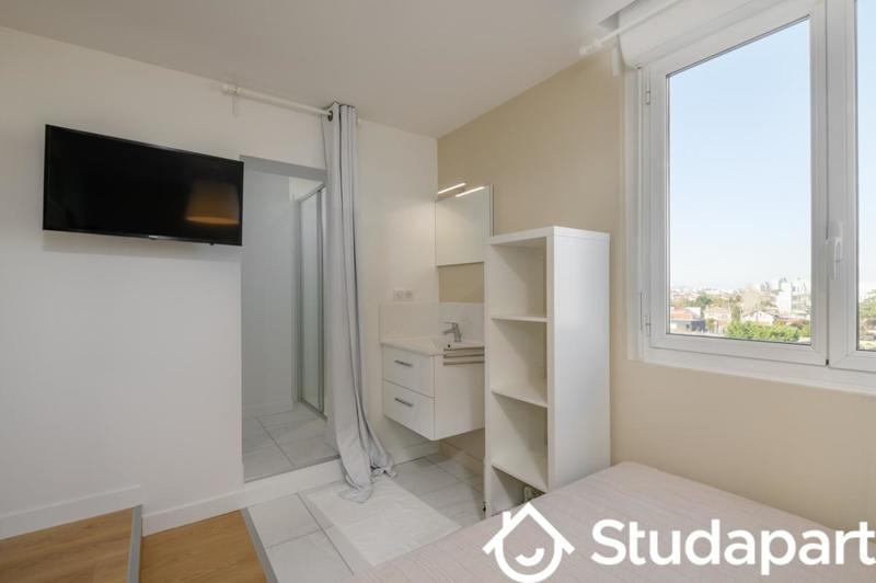 Chambre - 9 m² - 1 pièce