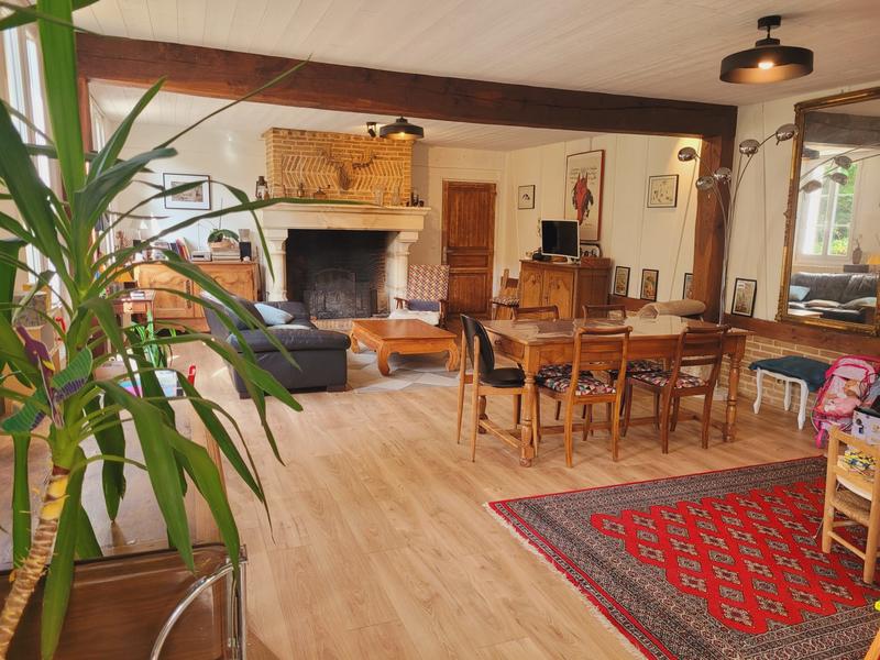 Maison - 211 m² - 6 pièces