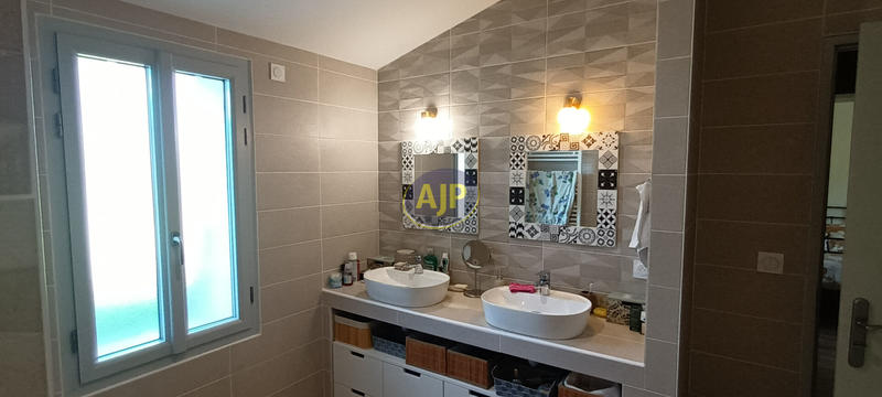 Demeure - 550 m² - 13 pièces