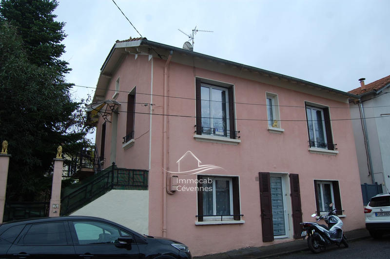 Maison - 260 m² - 7 pièces
