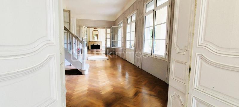 Château - 457 m² - 15 pièces