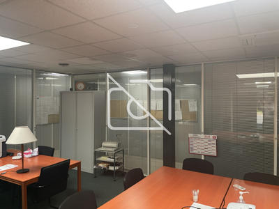 Entrepôt - 3 000 m²