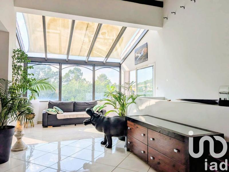 Maison - 230 m² - 8 pièces