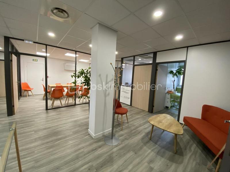 Bureau - 118 m² - 8 pièces