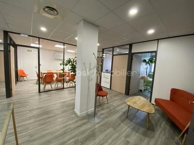 Bureau - 118 m² - 8 pièces