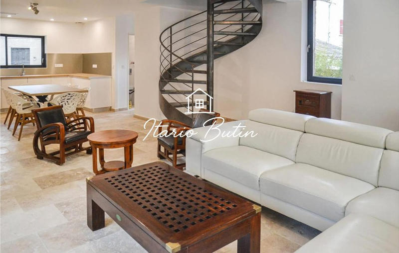 Maison - 415 m² - 14 pièces