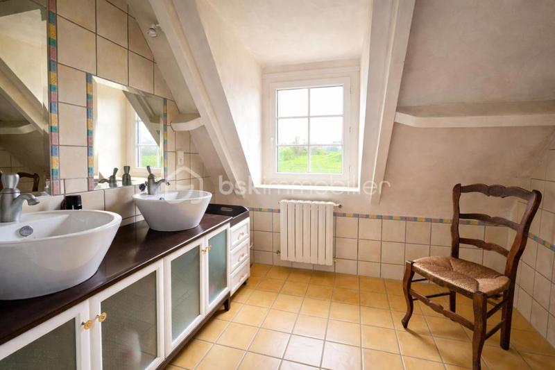 Maison - 209 m² - 7 pièces