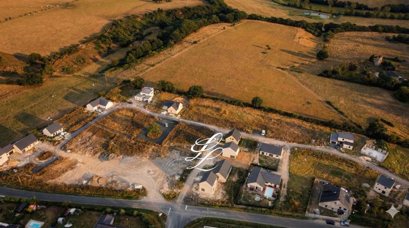 Terrain de lotissements - 589 m²