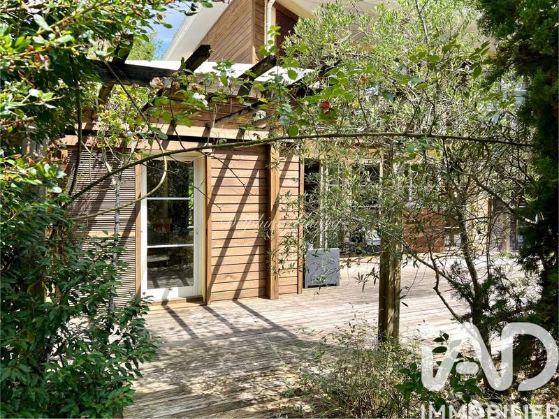 Maison de maîtres - 235 m² - 7 pièces