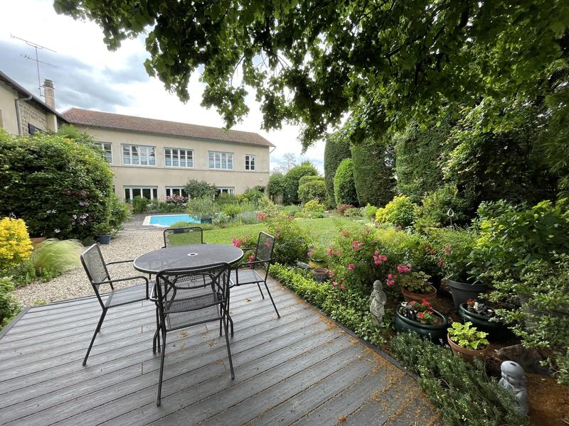 Maison - 301 m² - 11 pièces