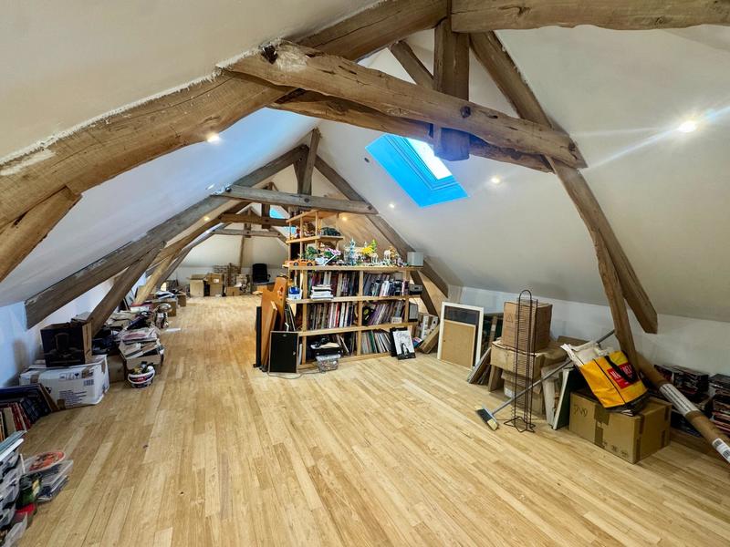 Maison - 216 m² - 8 pièces