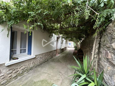 Maison - 185 m² - 10 pièces