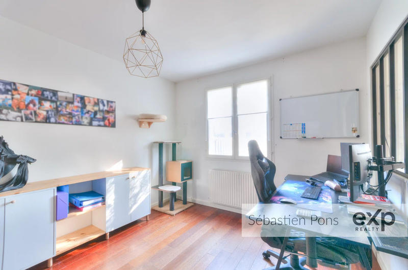 Maison - 177 m² - 7 pièces