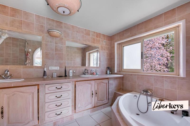 Villa - 160 m² - 5 pièces