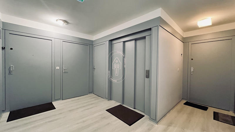 Appartement - 90 m² - 3 pièces