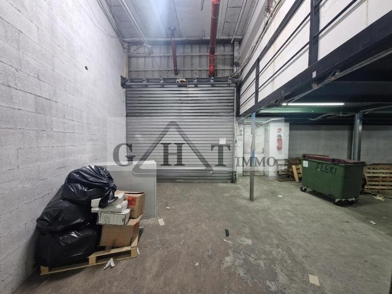 Entrepôt - 849 m²