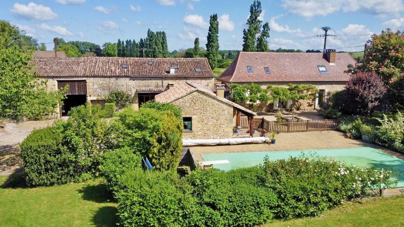 Maison en pierre - 232 m² - 7 pièces