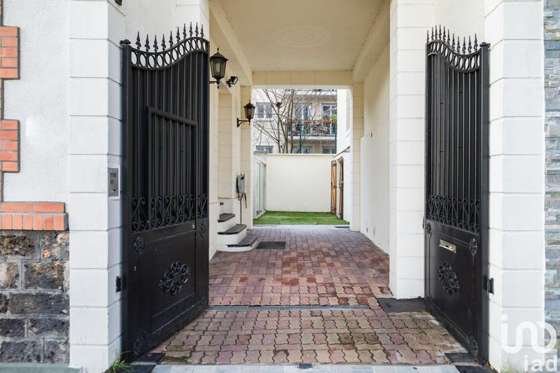 Maison - 249 m² - 6 pièces