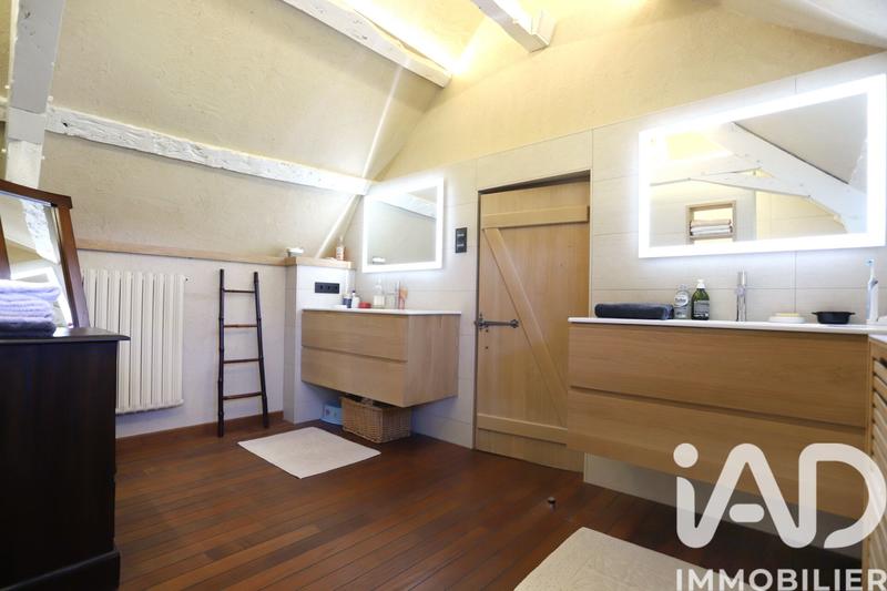 Maison - 218 m² - 8 pièces