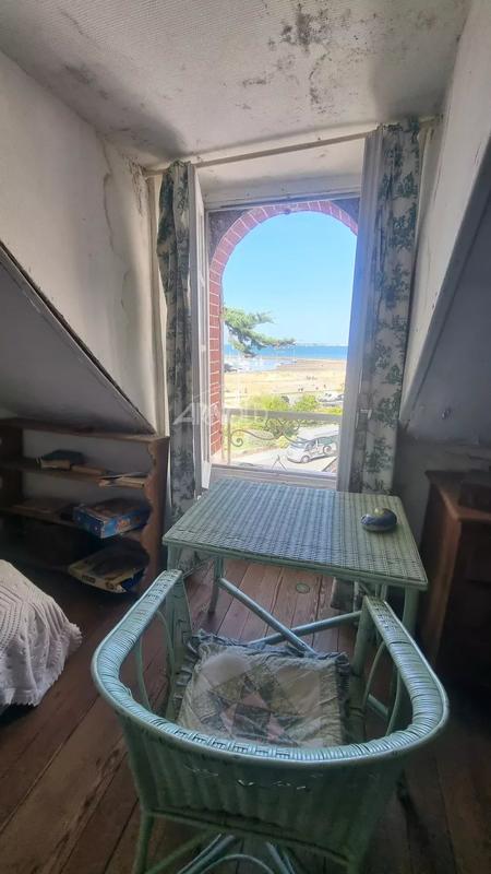 Maison - 215 m² - 11 pièces