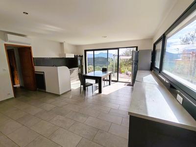 Maison - 107 m² - 5 pièces