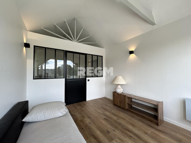 Maison - 205 m² - 7 pièces