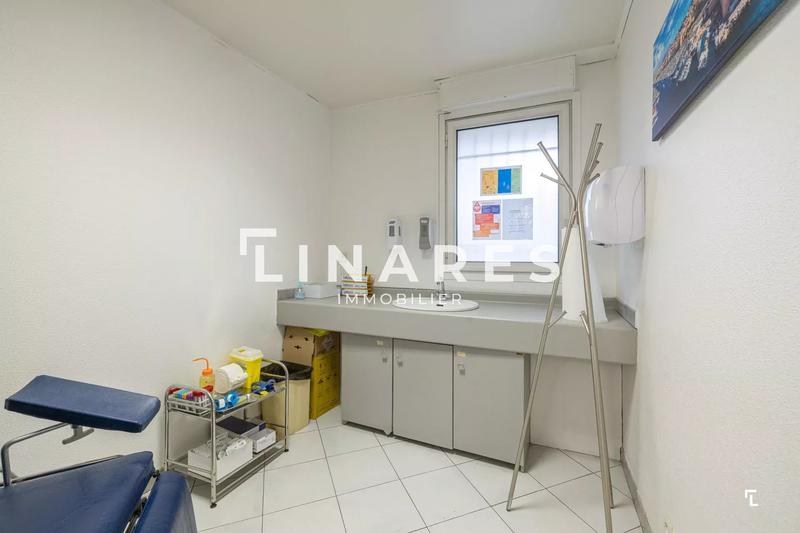 Bureau - 214 m² - 6 pièces