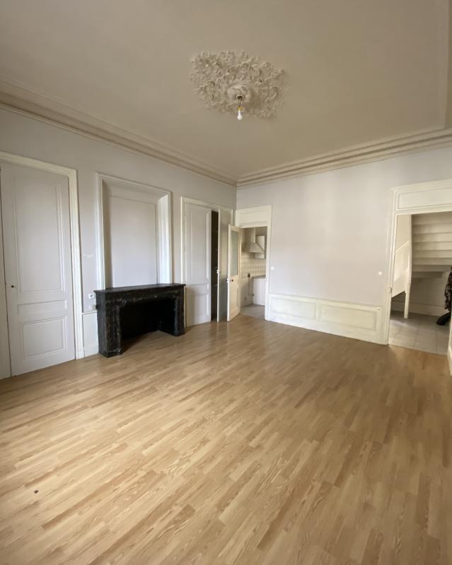 Appartement - 85 m² - 3 pièces