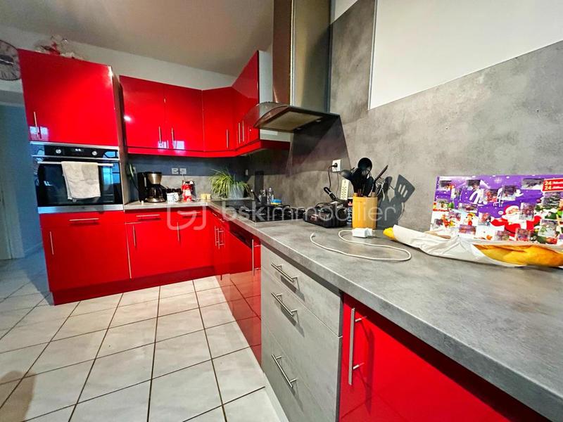 Maison - 93 m² - 5 pièces