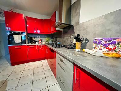 Maison - 93 m² - 5 pièces