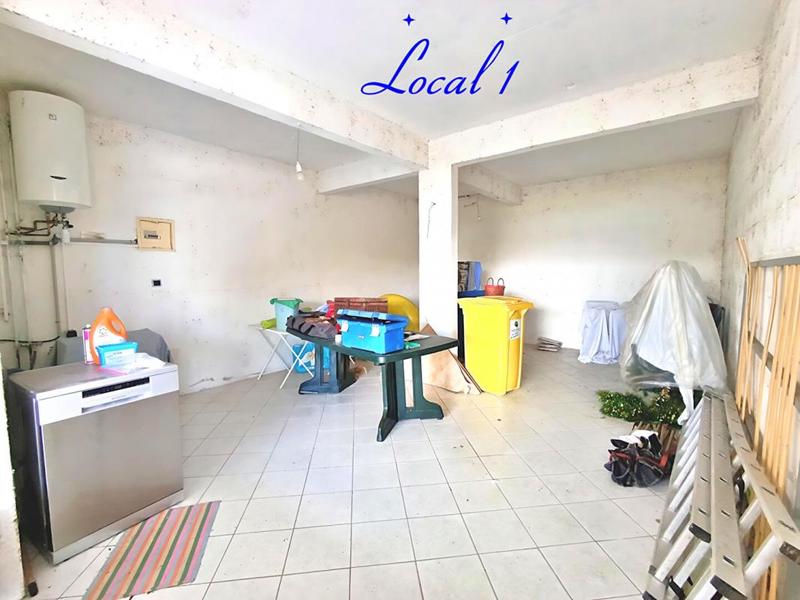 Maison - 445 m² - 11 pièces