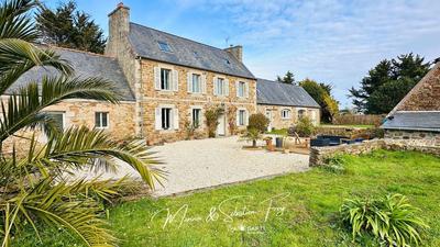 Maison de maîtres - 300 m² - 11 pièces